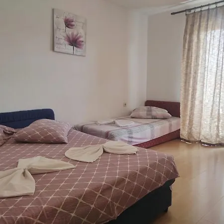 Kata Πανσιόν Neum