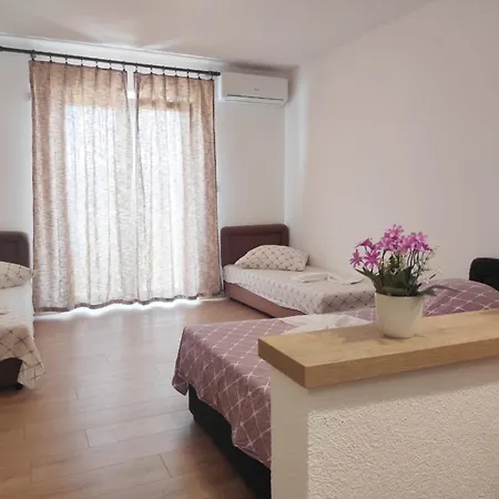 Πανσιόν Kata Neum