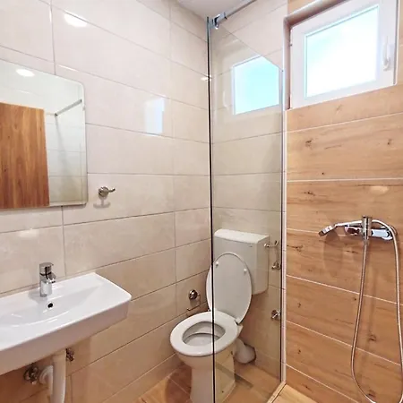 Kata Πανσιόν Neum